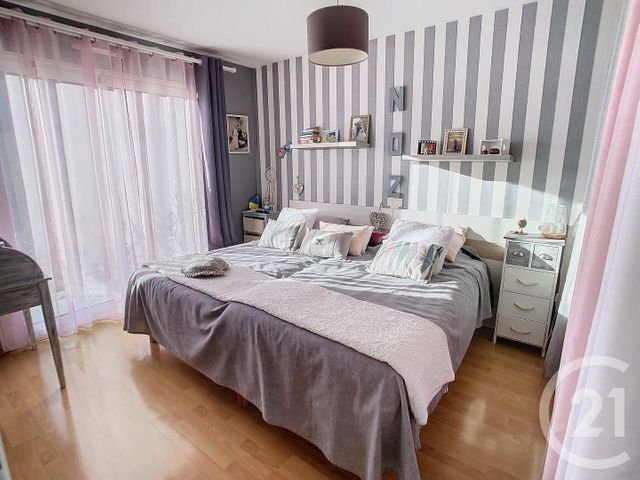 Afficher la photo en grand maison à vendre - 9 pièces - 188.0 m2 - LE TOUR DU PARC - 56 - BRETAGNE - Century 21 Sarz'Eau Immobilier