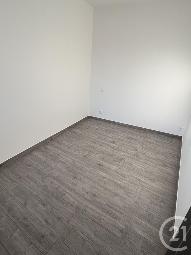 Appartement Duplex à louer - 3 pièces - 66.72 m2 - ST GILDAS DE RHUYS - 56 - BRETAGNE - Century 21 Sarz'Eau Immobilier