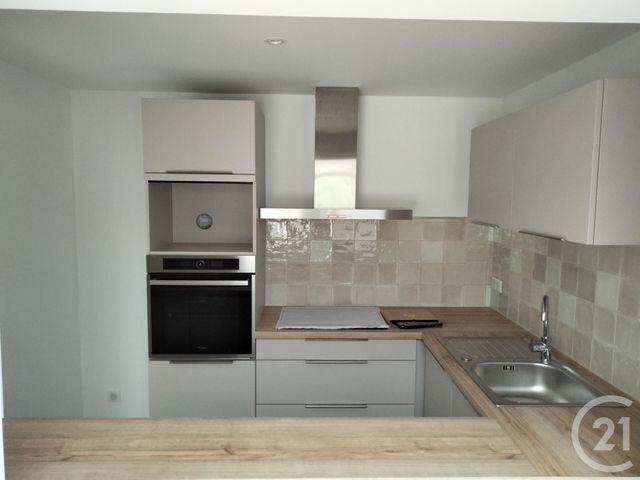 Appartement Duplex à louer - 3 pièces - 64.75 m2 - ST GILDAS DE RHUYS - 56 - BRETAGNE - Century 21 Sarz'Eau Immobilier