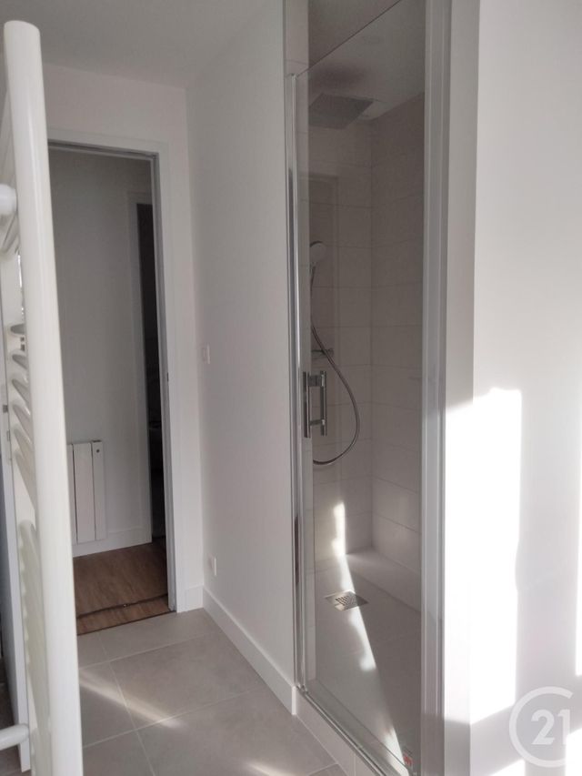 Appartement Duplex à louer - 3 pièces - 64.75 m2 - ST GILDAS DE RHUYS - 56 - BRETAGNE - Century 21 Sarz'Eau Immobilier