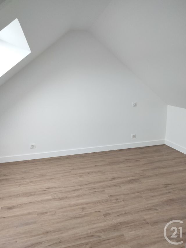 Appartement Duplex à louer - 3 pièces - 64.75 m2 - ST GILDAS DE RHUYS - 56 - BRETAGNE - Century 21 Sarz'Eau Immobilier