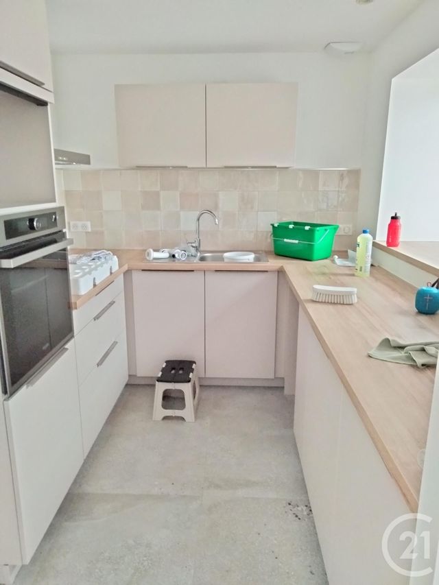 Appartement Duplex à louer - 3 pièces - 64.75 m2 - ST GILDAS DE RHUYS - 56 - BRETAGNE - Century 21 Sarz'Eau Immobilier