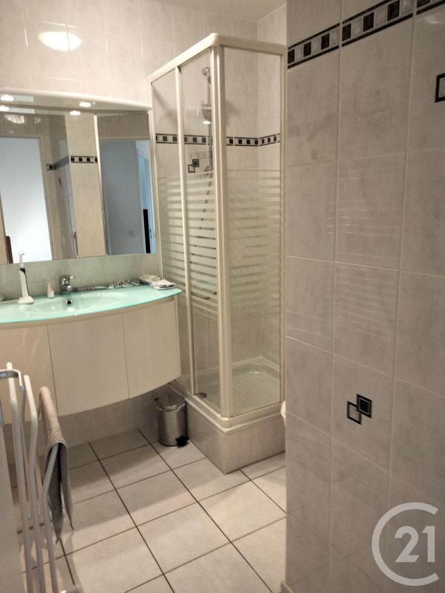 Appartement Duplex à louer - 4 pièces - 55.0 m2 - ARZON - 56 - BRETAGNE - Century 21 Sarz'Eau Immobilier