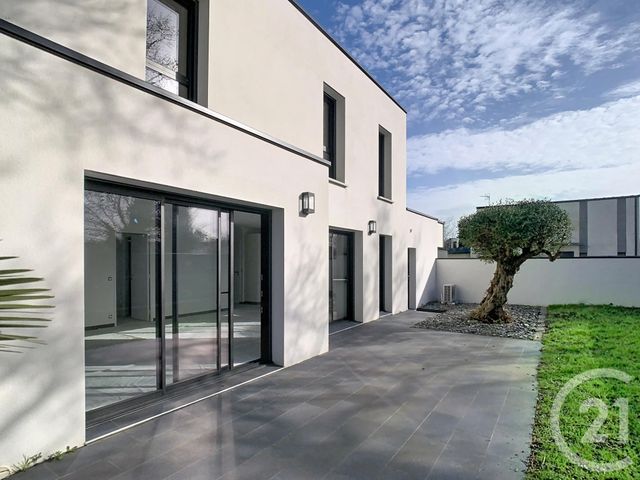 maison à louer - 6 pièces - 127.0 m2 - THEIX NOYALO - 56 - BRETAGNE - Century 21 Sarz'Eau Immobilier