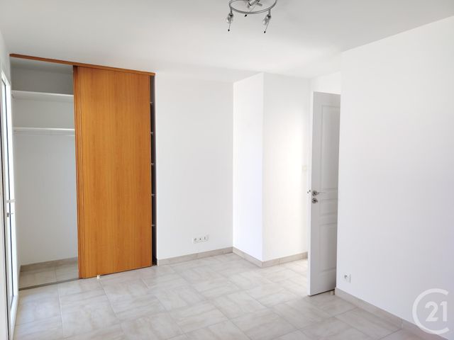 Appartement F4 à louer - 4 pièces - 90.0 m2 - ST GILDAS DE RHUYS - 56 - BRETAGNE - Century 21 Sarz'Eau Immobilier