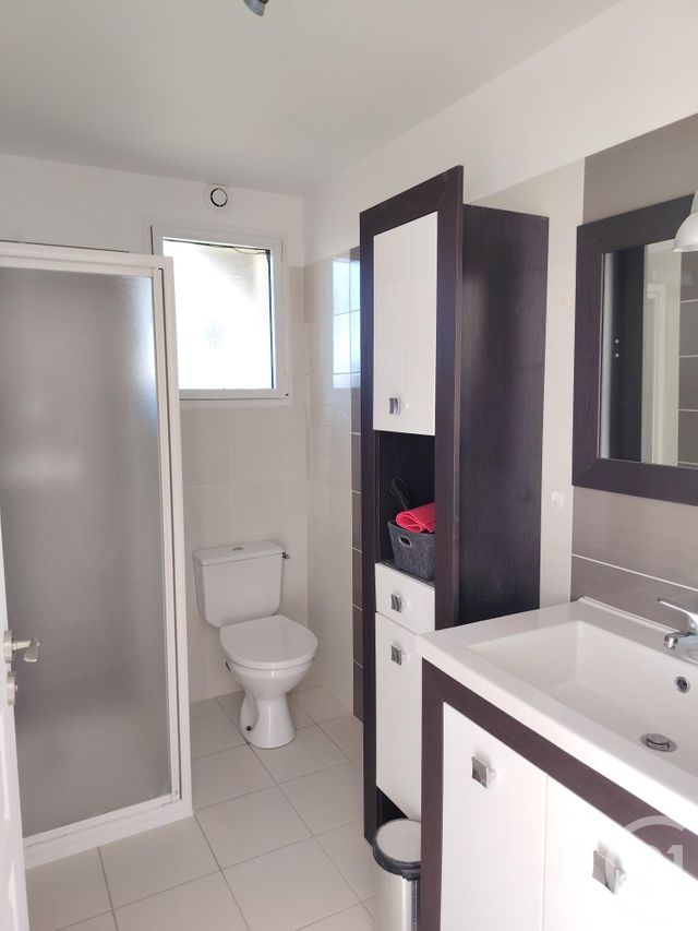 Appartement F4 à louer - 4 pièces - 90.0 m2 - ST GILDAS DE RHUYS - 56 - BRETAGNE - Century 21 Sarz'Eau Immobilier