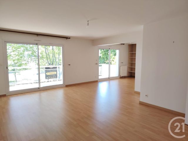 Appartement F3 à louer - 3 pièces - 81.37 m2 - VANNES - 56 - BRETAGNE - Century 21 Sarz'Eau Immobilier