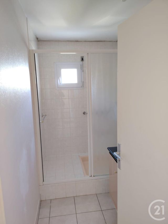 Appartement F3 à louer - 3 pièces - 81.37 m2 - VANNES - 56 - BRETAGNE - Century 21 Sarz'Eau Immobilier