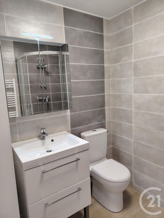 Appartement F1 à louer - 1 pièce - 21.3 m2 - VANNES - 56 - BRETAGNE - Century 21 Sarz'Eau Immobilier