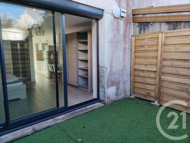 Appartement F1 à louer - 1 pièce - 21.3 m2 - VANNES - 56 - BRETAGNE - Century 21 Sarz'Eau Immobilier