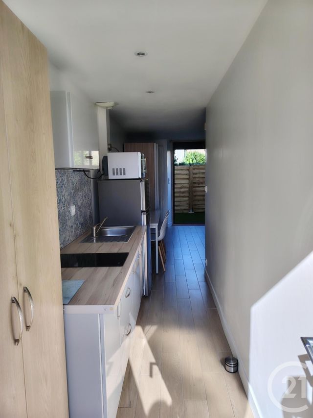 Appartement F1 à louer - 1 pièce - 21.3 m2 - VANNES - 56 - BRETAGNE - Century 21 Sarz'Eau Immobilier
