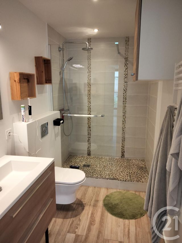 Appartement F3 à louer - 3 pièces - 60.0 m2 - ST GILDAS DE RHUYS - 56 - BRETAGNE - Century 21 Sarz'Eau Immobilier