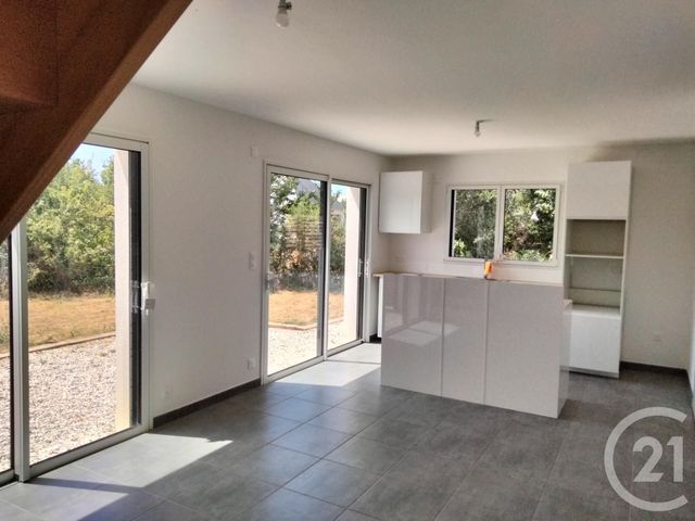 maison à louer - 4 pièces - 80.57 m2 - ST GILDAS DE RHUYS - 56 - BRETAGNE - Century 21 Sarz'Eau Immobilier