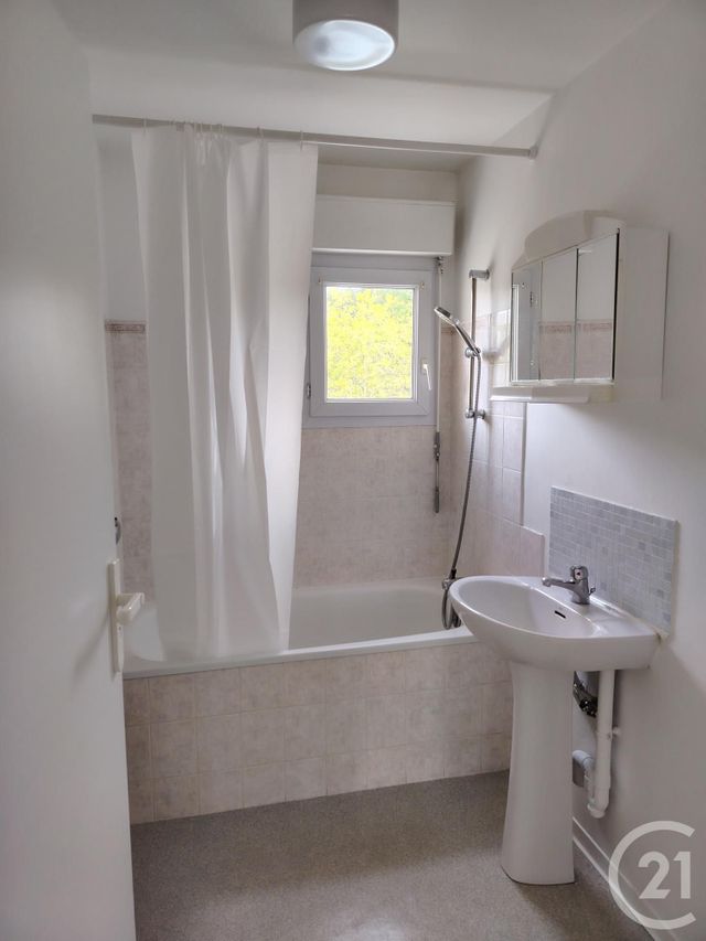 Appartement F3 à louer - 3 pièces - 54.65 m2 - VANNES - 56 - BRETAGNE - Century 21 Sarz'Eau Immobilier