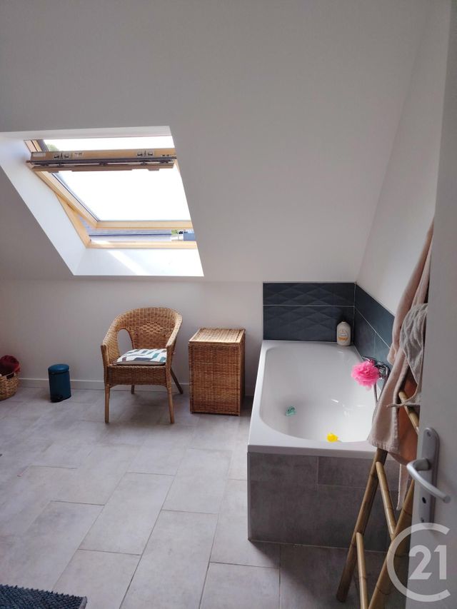 maison à louer - 6 pièces - 112.0 m2 - TREFFLEAN - 56 - BRETAGNE - Century 21 Sarz'Eau Immobilier