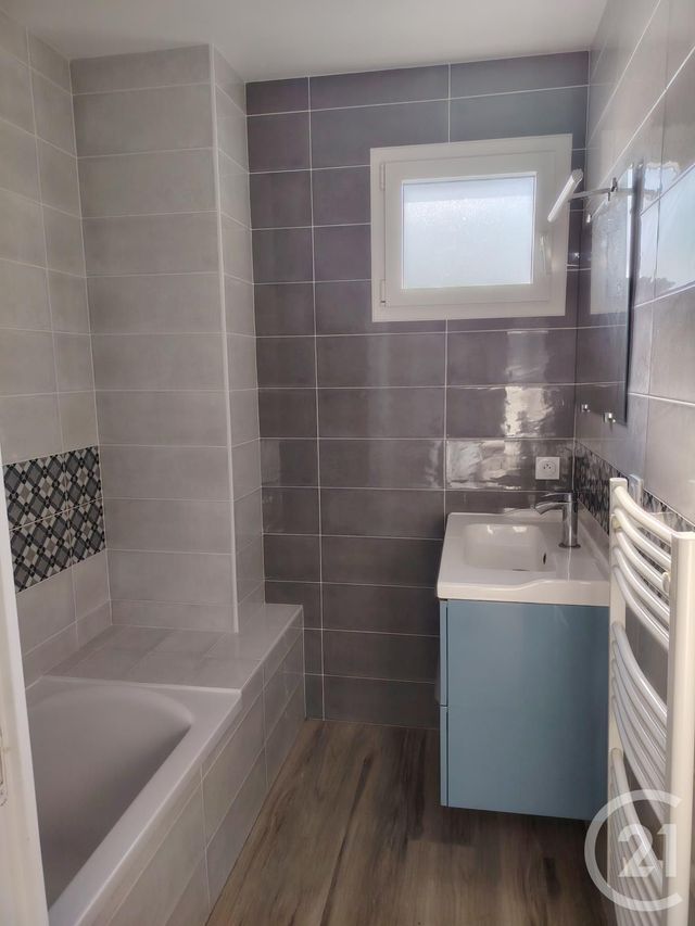 maison à louer - 6 pièces - 117.0 m2 - THEIX NOYALO - 56 - BRETAGNE - Century 21 Sarz'Eau Immobilier