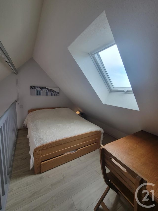 Appartement Duplex à louer - 2 pièces - 24.6 m2 - SARZEAU - 56 - BRETAGNE - Century 21 Sarz'Eau Immobilier